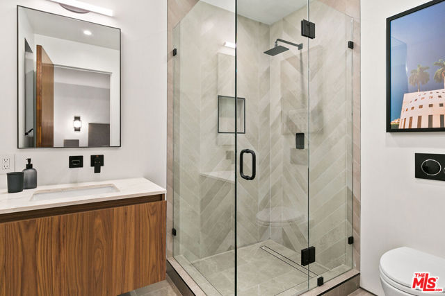 11428 Dona Lola Drive, Studio City CA: https://media.crmls.org/mediaz/31d00b03-1ded-48f5-987a-1a6ebfc4ed31.jpg