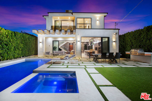 4527 Simpson Avenue, Studio City CA: https://media.crmls.org/mediaz/31d073cf-cfee-418a-9e07-fbe90f70de6c.jpg