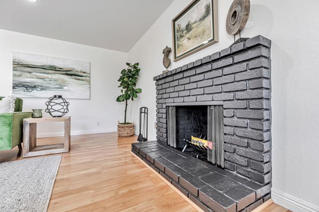 1081 Oak Street, Hollister CA: https://media.crmls.org/mediaz/31d0dbb6-1562-47e6-a5a5-62a14a6a50be.jpg