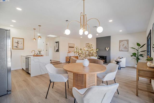 6588 Flanders Dr, Newark CA: https://media.crmls.org/mediaz/31d1511c-430d-4058-8360-e54ff955b7f6.jpg