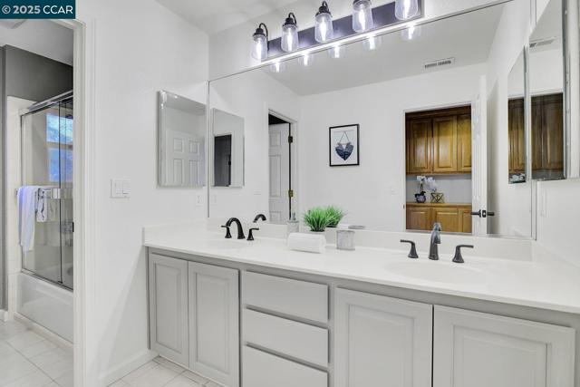 115 Shadewell Dr, Danville CA: https://media.crmls.org/mediaz/31d1b7a0-7613-4d74-bde3-e0fe8a3ab8c8.jpg