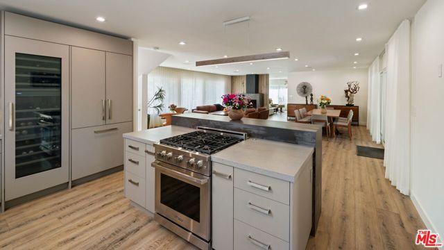 10555 Art Street, Sunland CA: https://media.crmls.org/mediaz/31d1d39c-e105-485a-ac54-744cf2217356.jpg