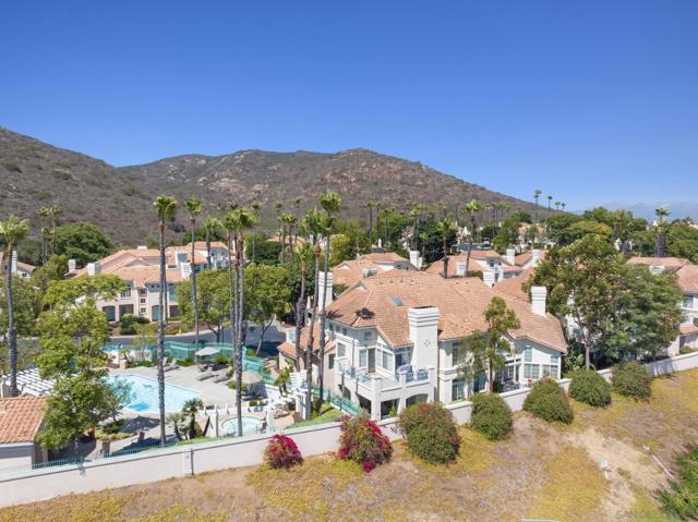 12662 Springbrook Dr, San Diego CA: https://media.crmls.org/mediaz/31d2a27a-eb95-4ddd-8852-d48f6a15e691.jpg