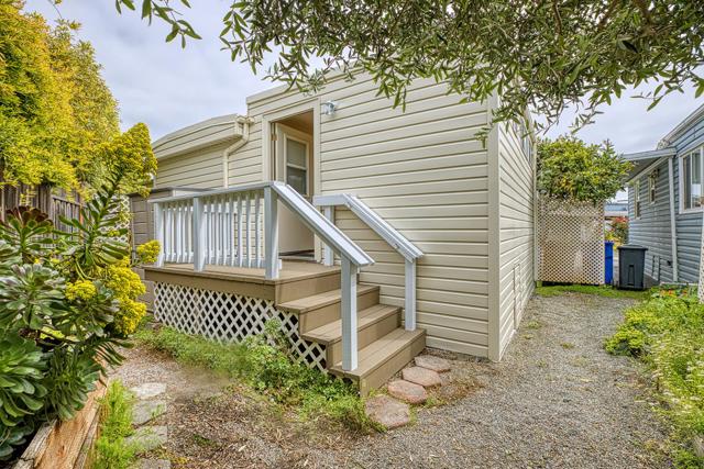 750 47th Avenue, Capitola CA: https://media.crmls.org/mediaz/31d2c2b2-f802-4fba-9f0c-7bb929268439.jpg