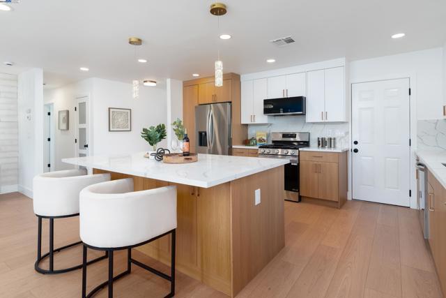 3742 Savannah Rd, Fremont CA: https://media.crmls.org/mediaz/31d2d9df-dbd0-4a27-8a02-06b836b64713.jpg