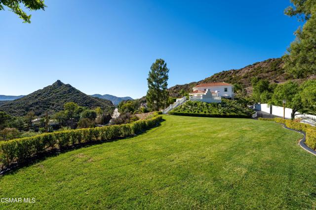 25665 Mulholland Highway, Calabasas CA: https://media.crmls.org/mediaz/31d3cdfb-d749-4d78-b28f-4928b09ced2e.jpg