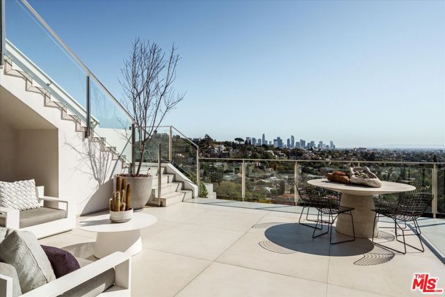 3042 Landa Street, Los Angeles CA: https://media.crmls.org/mediaz/31d440ed-0cdf-41d0-bc57-43c0e2aa97e7.jpg