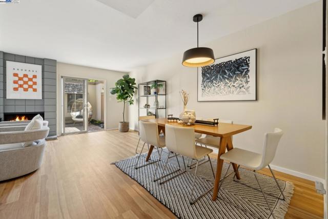3032 CERRO VISTA, Alameda CA: https://media.crmls.org/mediaz/31d44820-5be2-4976-8578-91492b3dc703.jpg
