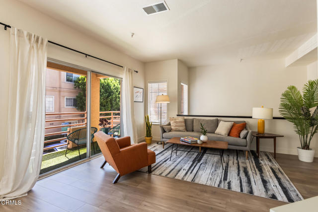 13945 Lemoli Avenue, Hawthorne CA: https://media.crmls.org/mediaz/31d47cc1-0b75-4e94-9bdb-b7e380f8763d.jpg