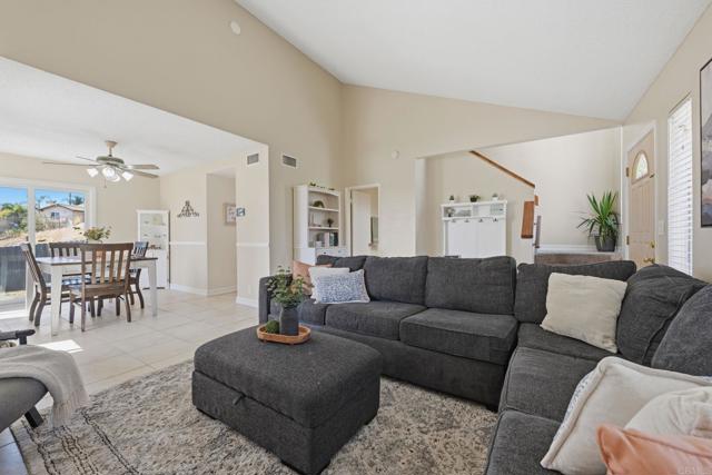 1851 Normandy Gln, Escondido, CA 92027 photo 10