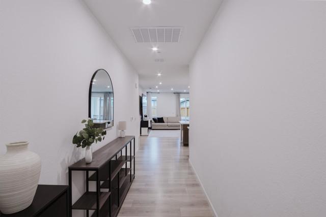 554 Pleasant Drive, Lathrop CA: https://media.crmls.org/mediaz/31d4eb7e-3b83-495d-83f5-37c6af291012.jpg