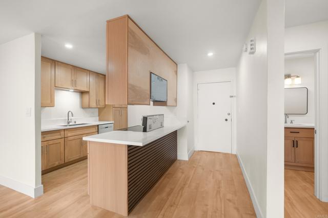 Detail Gallery Image 9 of 25 For 4444 W Point Loma Bld #122,  San Diego,  CA 92107 - 1 Beds | 1 Baths