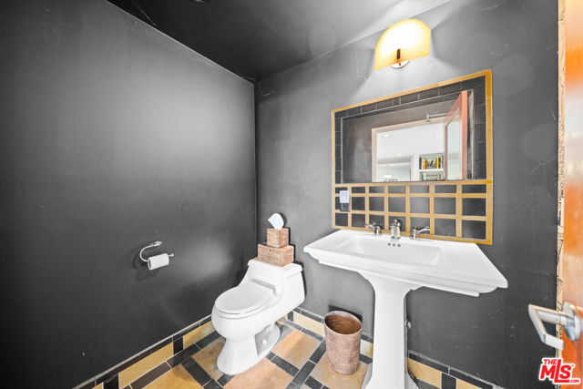 3162 Durand Drive, Los Angeles CA: https://media.crmls.org/mediaz/31d5315e-eeb8-46e1-ad75-22c33453e4b4.jpg