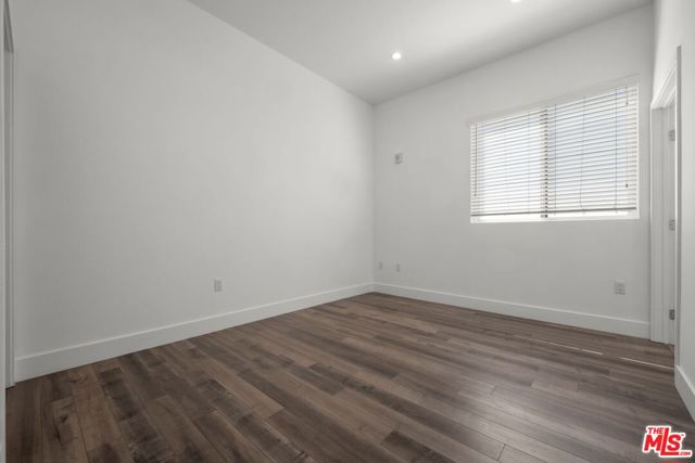1215 S Bedford Avenue, Los Angeles CA: https://media.crmls.org/mediaz/31d53bc9-695c-4b04-b900-3f39762f39fa.jpg