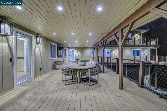 24 Crest Ct, Alamo CA: https://media.crmls.org/mediaz/31d56734-b960-40cb-b5a9-9739fef825d2.jpg