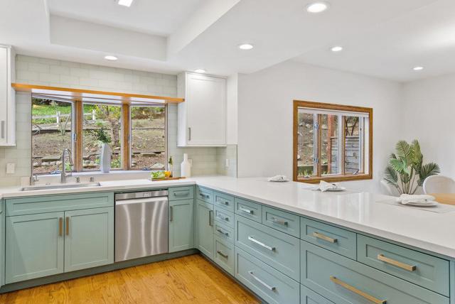 110 Limestone Lane, Santa Cruz CA: https://media.crmls.org/mediaz/31d5b7d7-1485-4320-92cf-f260c9b9d585.jpg