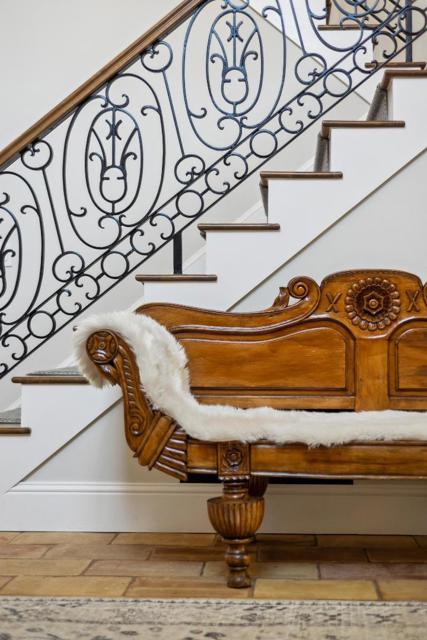 125 Stonepine Road, Hillsborough CA: https://media.crmls.org/mediaz/31d5c180-8752-49f8-b6c1-35a556c3c9ad.jpg