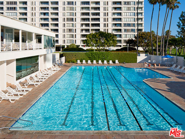 2800 Neilson Way, Santa Monica CA: https://media.crmls.org/mediaz/31d63b25-dffc-48db-b9de-1629eb3c6ef3.jpg