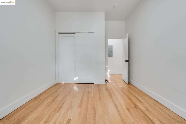 1238 12Th St, Oakland CA: https://media.crmls.org/mediaz/31d647f0-891f-4a27-822d-5453cfad25a6.jpg