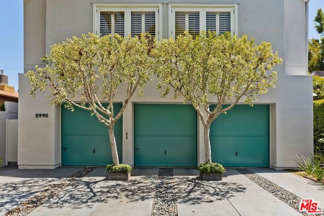 8990 Norma Place, West Hollywood, California 90069, 4 Bedrooms Bedrooms, ,3 BathroomsBathrooms,Single Family Residence,For Sale,Norma,24412665