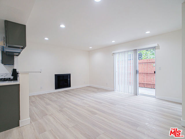 17200 Roscoe Boulevard, Northridge CA: https://media.crmls.org/mediaz/31d68625-9e5e-404c-bbca-0ff1cd0b4079.jpg