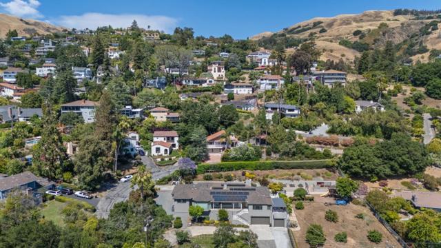 10981 Edgemont Drive, San Jose CA: https://media.crmls.org/mediaz/31d6943b-3748-4224-a2a7-5a90be447dd1.jpg