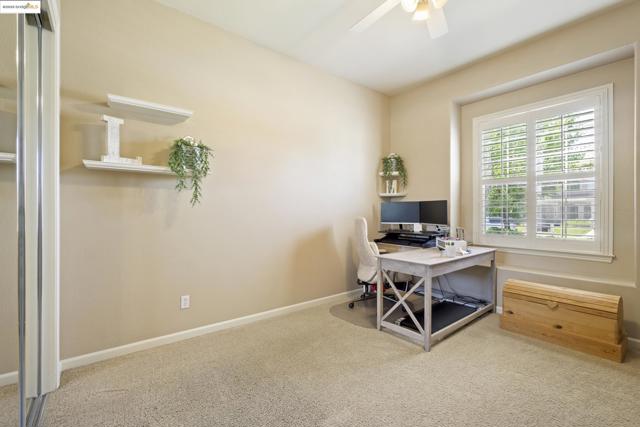 1117 Teal Ct, Brentwood CA: https://media.crmls.org/mediaz/31d6a41e-ca43-423a-a524-90c1d1b82a82.jpg