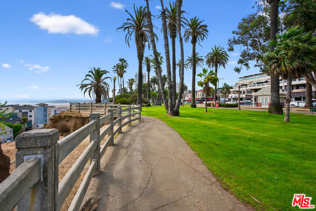 1101 Lincoln Boulevard, Santa Monica CA: https://media.crmls.org/mediaz/31d741b0-f84d-4653-a0ed-b5bfe275dc9d.jpg