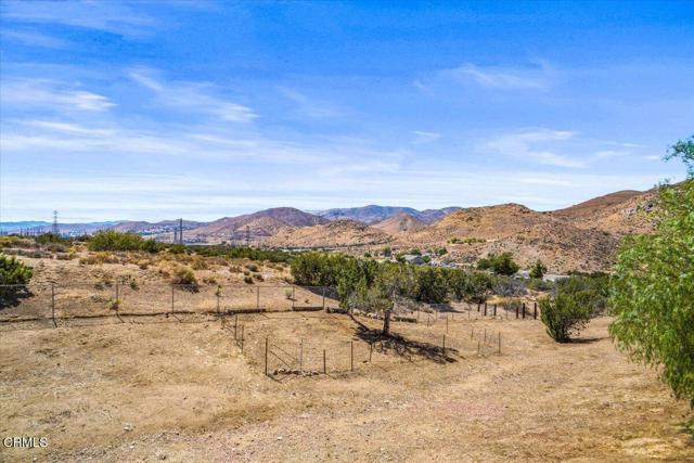 Detail Gallery Image 8 of 25 For 510 E Soledad Rd, Palmdale,  CA 93510 - 4 Beds | 3 Baths