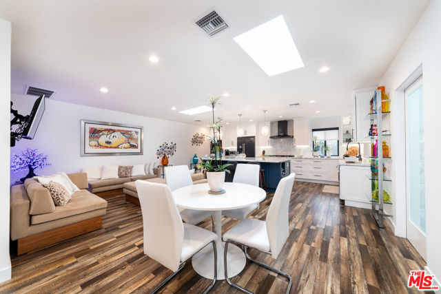 1865 El Monte Drive, Thousand Oaks CA: https://media.crmls.org/mediaz/31d776f9-0a6b-4ec7-ad22-7636de955e1b.jpg