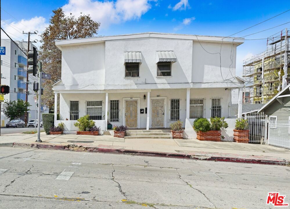 Multifamily at 1059 S Harvard Boulevard
