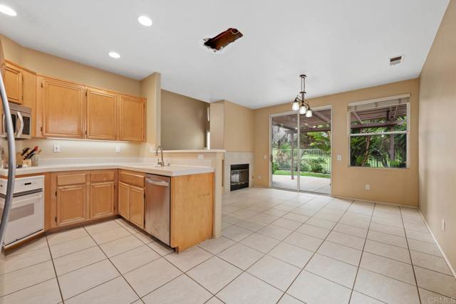 2454 La Costa Avenue, Chula Vista CA: https://media.crmls.org/mediaz/31d7881b-af57-43ba-b5e3-db4c02b6df14.jpg