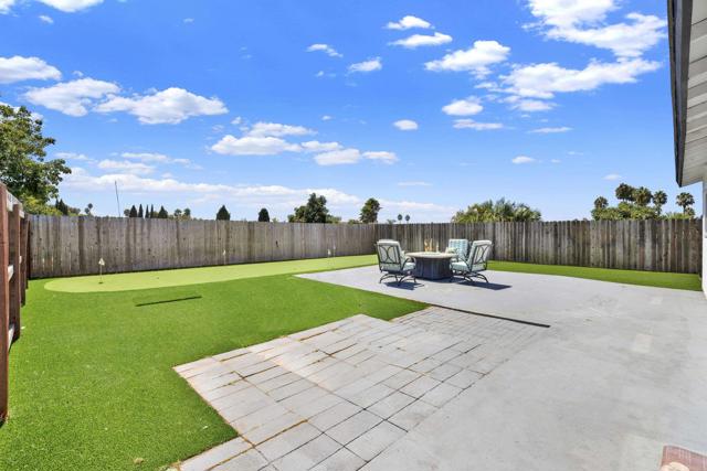 231 Cananea Street, Vista CA: https://media.crmls.org/mediaz/31d7fdb1-e0e3-4077-911c-5c8d57a5e849.jpg