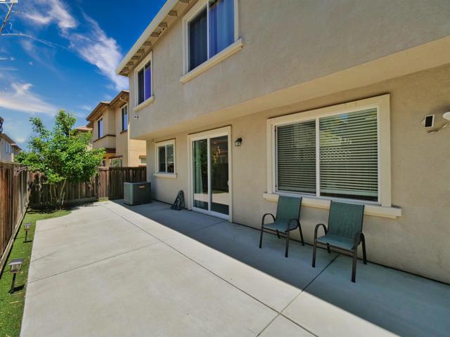 2419 Sienna Dr, Pittsburg CA: https://media.crmls.org/mediaz/31d8f03f-9039-48cc-8577-2f921918b0b7.jpg