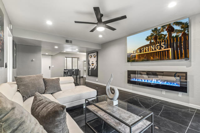 1050 E Ramon Road, Palm Springs CA: https://media.crmls.org/mediaz/31d906bf-71b9-49d3-954e-285055ccf3fe.jpg