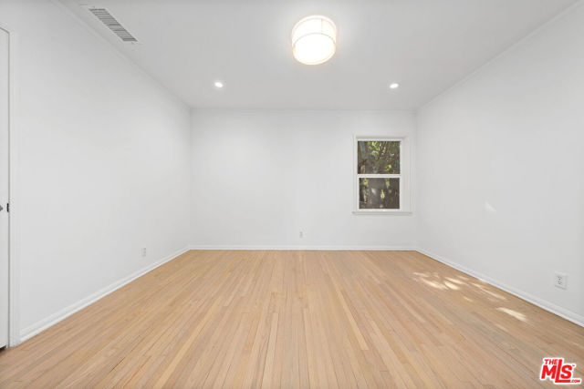 11347 CASHMERE Street, Los Angeles CA: https://media.crmls.org/mediaz/31da51a6-2cd9-46d7-b4fb-c36c46fc5e70.jpg