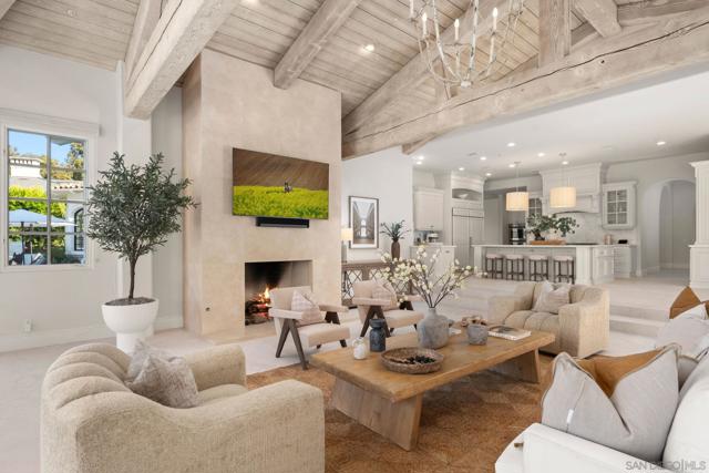 5986 Greensview Ct, Rancho Santa Fe CA: https://media.crmls.org/mediaz/31da5863-52af-4f6c-8587-3e8bebd4c92c.jpg