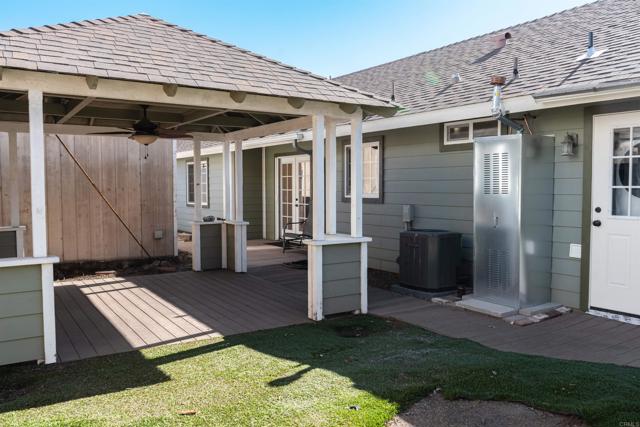 Detail Gallery Image 4 of 31 For 639 First Ave a,  Chula Vista,  CA 91910 - 3 Beds | 3 Baths