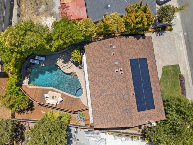 1647 Overland Drive, San Mateo CA: https://media.crmls.org/mediaz/31daec54-7b74-48bf-ac05-4551783f2b00.jpg