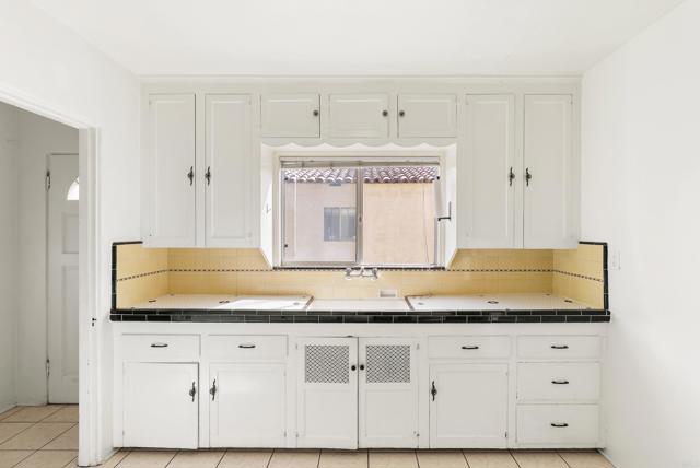 Detail Gallery Image 18 of 47 For 3040 Byron St, San Diego,  CA 92106 - 6 Beds | 2 Baths