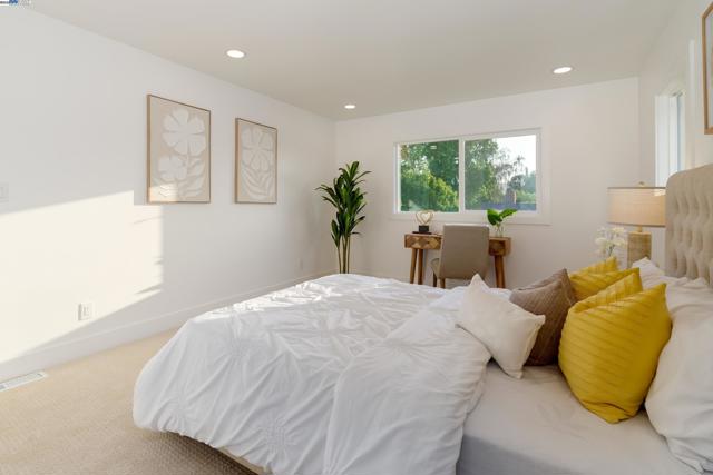 1984 Brooktree Way, Pleasanton CA: https://media.crmls.org/mediaz/31dbd9ee-d41a-4128-8789-01e242b17730.jpg