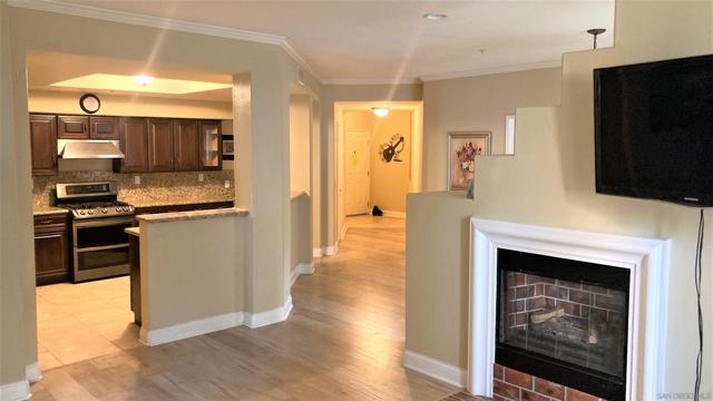 12374 Carmel Country Rd, San Diego CA: https://media.crmls.org/mediaz/31dbf5db-505d-46d3-b22c-d6108d430f09.jpg