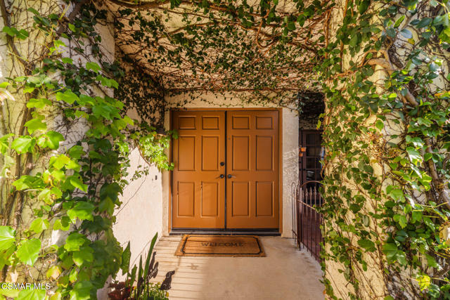 12208 Cherry Grove Street, Moorpark CA: https://media.crmls.org/mediaz/31dc18b7-ff3d-4cca-98fc-ec76071c2b69.jpg