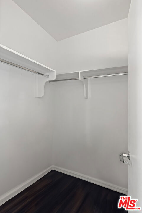746 S Los Angeles Street, Los Angeles CA: https://media.crmls.org/mediaz/31dc38ed-f690-4ccf-be48-ca5f1cabe166.jpg