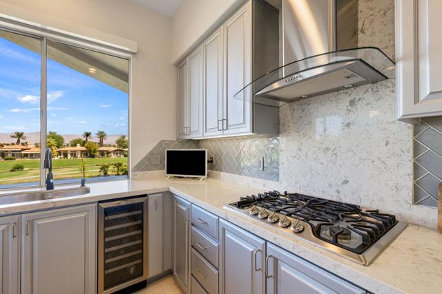 502 Desert Holly Drive, Palm Desert CA: https://media.crmls.org/mediaz/31dc8a09-72cd-4eb1-86fb-8d79ea94c39d.jpg