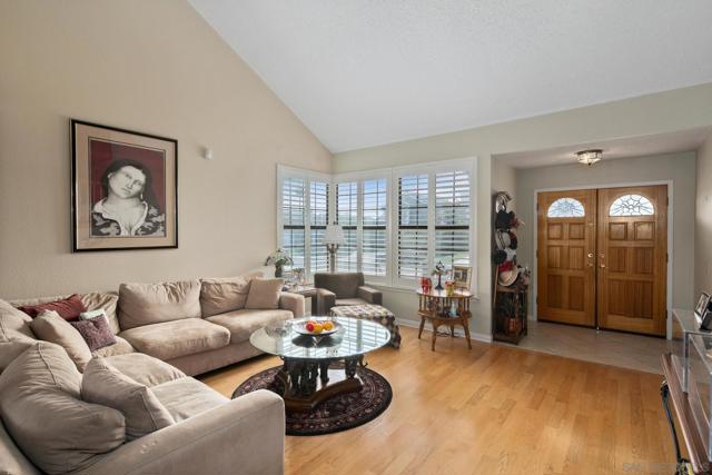 1705 Hawk View Dr, Encinitas CA: https://media.crmls.org/mediaz/31dc95ca-08df-4005-9b8d-c79c09c3ab94.jpg