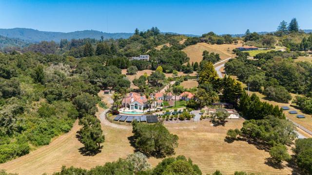 235 Vista Del Pajaro Road, Corralitos CA: https://media.crmls.org/mediaz/31dcf9fe-44a6-4c82-b680-22c566cee163.jpg