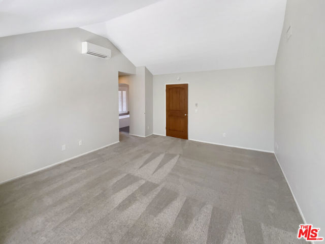 5996 Birdie Drive, La Verne CA: https://media.crmls.org/mediaz/31dd4862-218d-4f5f-a5d4-e3f20996eecf.jpg