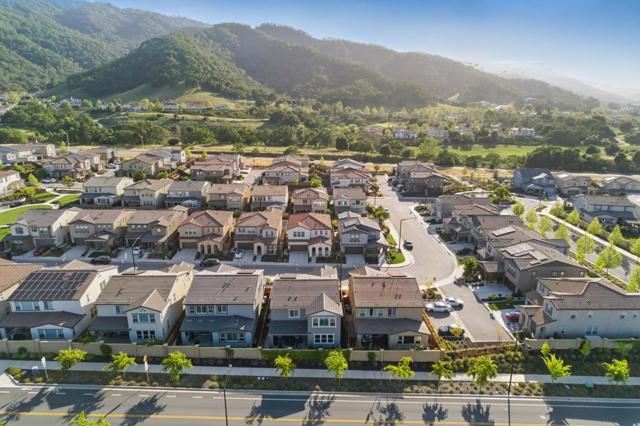 7081 Kirigin Way, Gilroy CA: https://media.crmls.org/mediaz/31de6660-697d-487d-8665-c4355faf13c0.jpg