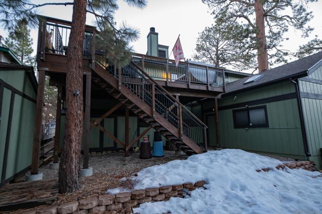 39470 Lake Dr, Big Bear CA: https://media.crmls.org/mediaz/31de7a43-0fd4-4fb5-a0ca-d0c8c426e991.jpg
